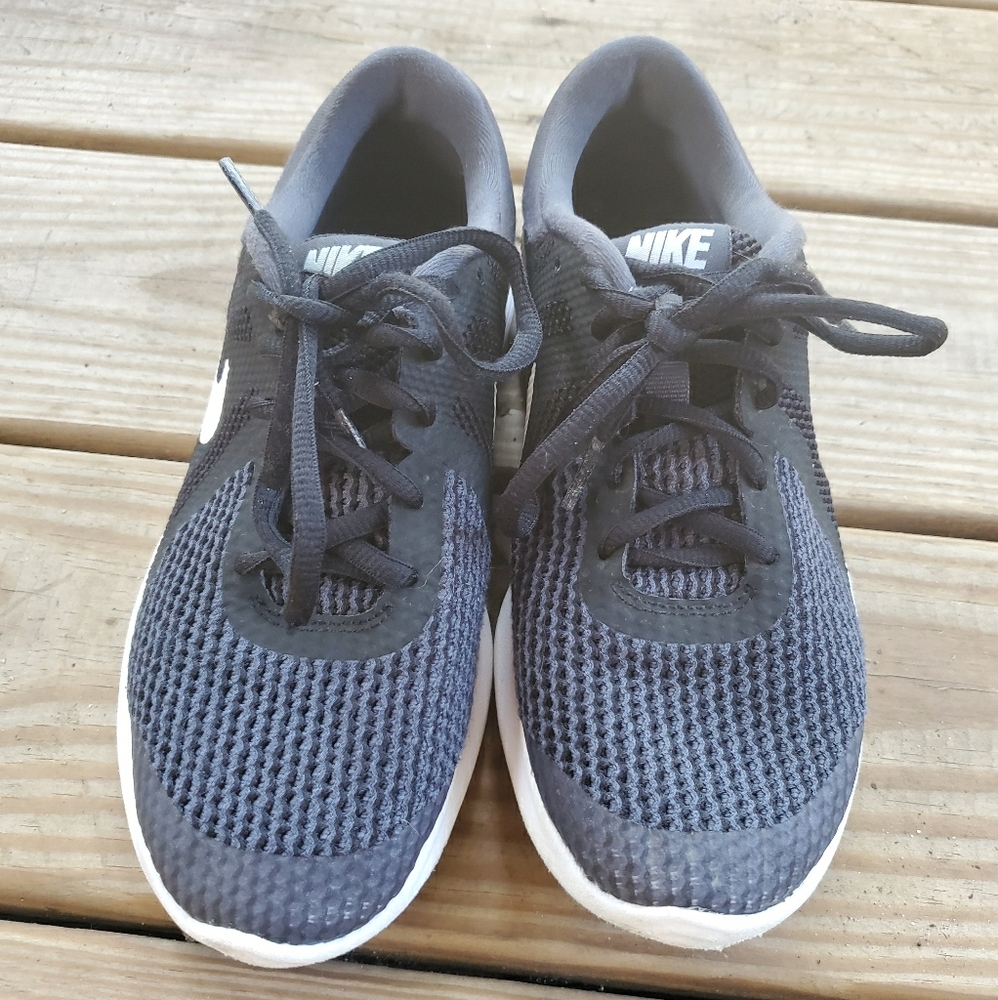 Nike Revolution 4 Running Shoes